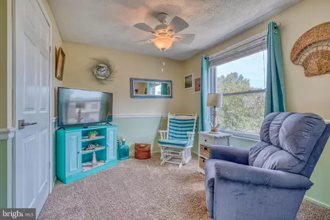 Living - 106 Beacon Point Ct, Joppa, MD 21085 photo 4 of 8