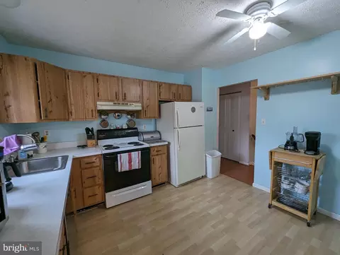 Kitchen - 324 Clyde Ct, Abingdon, MD 21009 photo 1 of 2