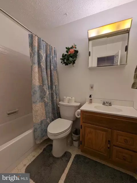 Bath - 324 Clyde Ct, Abingdon, MD 21009 photo 1 of 3