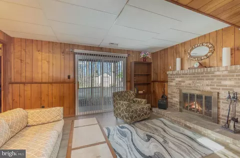 Living - 3012 Ebbtide Dr, Edgewood, MD 21040 photo 6 of 8