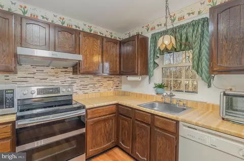 Kitchen - 3012 Ebbtide Dr, Edgewood, MD 21040 photo 2 of 3