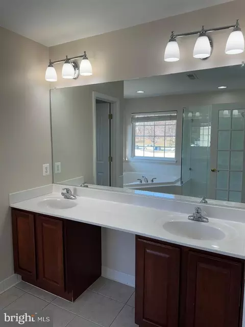 Bath - 511 Callander Way, Abingdon, MD 21009 photo 4 of 6