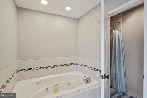 Bath - 1405 Emily Ct E, Abingdon, MD 21009 photo 3 of 4
