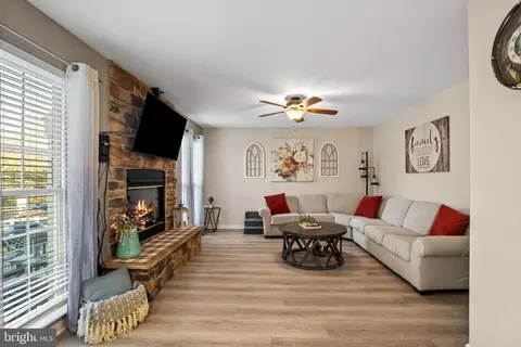 Living - 424 Spry Island Rd, Joppa, MD 21085 photo 1 of 5