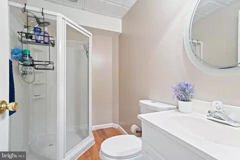 Bath - 424 Spry Island Rd, Joppa, MD 21085 photo 4 of 4