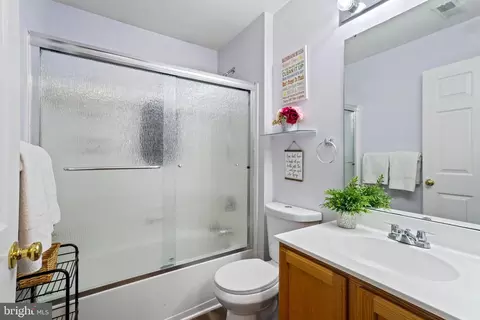 Bath - 424 Spry Island Rd, Joppa, MD 21085 photo 3 of 4