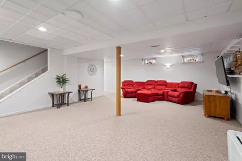 Living - 424 Spry Island Rd, Joppa, MD 21085 photo 5 of 5