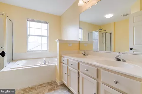 Bath - 345 Enfield Rd, Joppa, MD 21085 photo 2 of 7