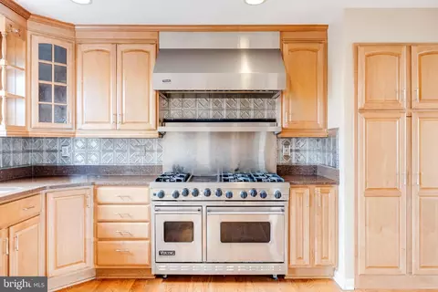 Kitchen - 345 Enfield Rd, Joppa, MD 21085 photo 9 of 11