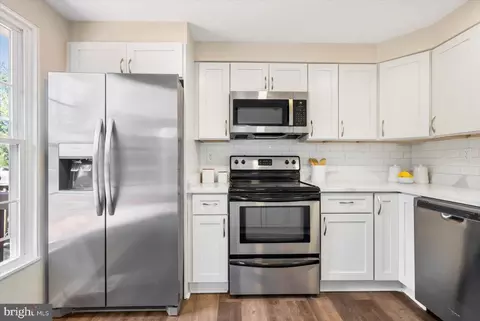 Kitchen - 918 Pirates Ct, Edgewood, MD 21040 photo 4 of 4