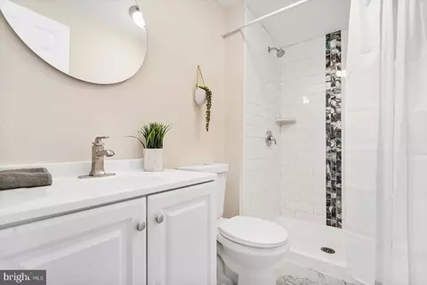 Bath - 918 Pirates Ct, Edgewood, MD 21040 photo 3 of 5