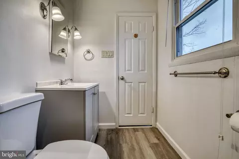 Bath - 407 Fowler Ct, Joppa, MD 21085 photo 4 of 9