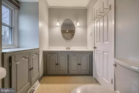 Bath - 407 Fowler Ct, Joppa, MD 21085 photo 8 of 9
