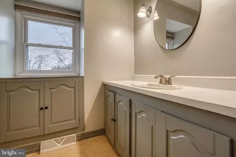 Bath - 407 Fowler Ct, Joppa, MD 21085 photo 6 of 9