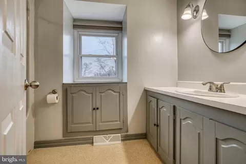 Bath - 407 Fowler Ct, Joppa, MD 21085 photo 5 of 9