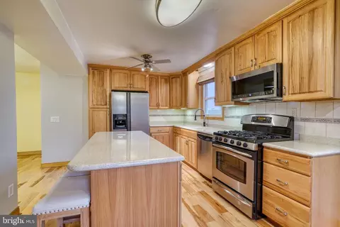 Kitchen - 407 Fowler Ct, Joppa, MD 21085 photo 5 of 8