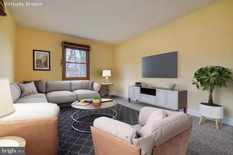 Living - 407 Fowler Ct, Joppa, MD 21085 photo 1 of 3