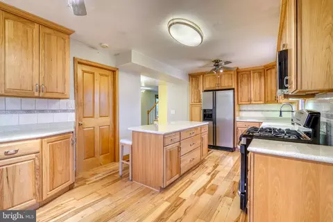 Kitchen - 407 Fowler Ct, Joppa, MD 21085 photo 7 of 8