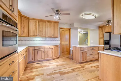 Kitchen - 407 Fowler Ct, Joppa, MD 21085 photo 6 of 8
