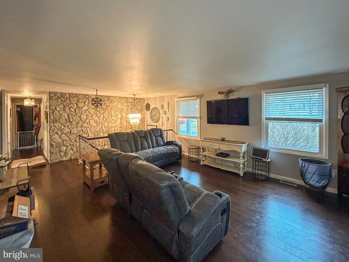 Living - 504 Newberry Ct, Joppa, MD 21085 photo 2 of 4