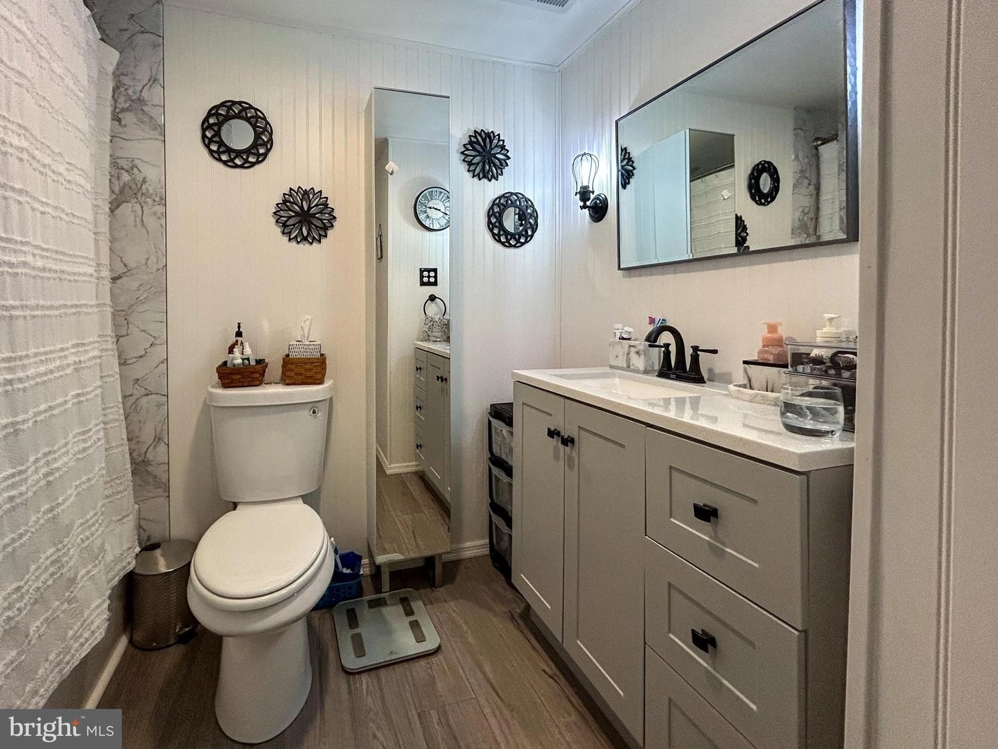 Bath - 504 Newberry Ct, Joppa, MD 21085 photo 2 of 5