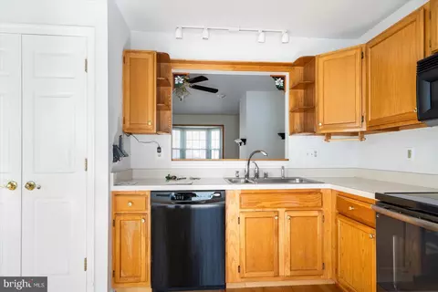 Kitchen - 1464 Primrose Pl, Belcamp, MD 21017 photo 3 of 4