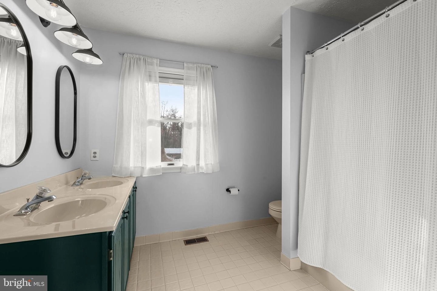 Bath - 3301 Trellis Ln, Abingdon, MD 21009 photo 5 of 7