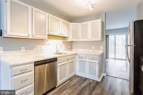 Kitchen - 531 Nanticoke Ct, Abingdon, MD 21009 photo 4 of 5