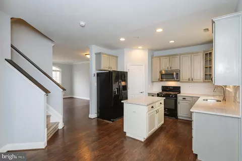 Kitchen - 648 Berwick Ct, Abingdon, MD 21009 photo 5 of 6