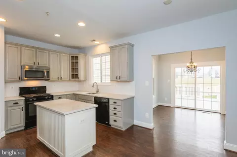 Kitchen - 648 Berwick Ct, Abingdon, MD 21009 photo 6 of 6