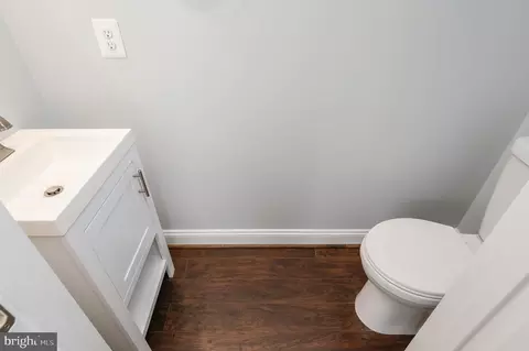 Bath - 648 Berwick Ct, Abingdon, MD 21009 photo 1 of 6