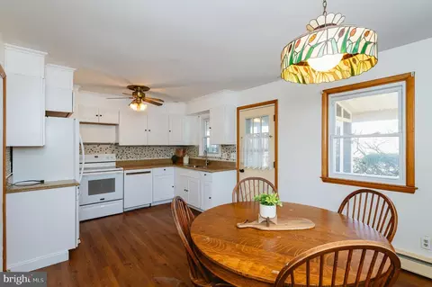 Dining - 2520 Greene Rd, Baldwin, MD 21013 photo 4 of 5