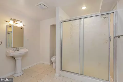 Bath - 308 Loganwood Ct, Joppa, MD 21085 photo 3 of 5