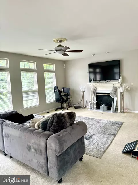 Living - 308 Loganwood Ct, Joppa, MD 21085 photo 3 of 5