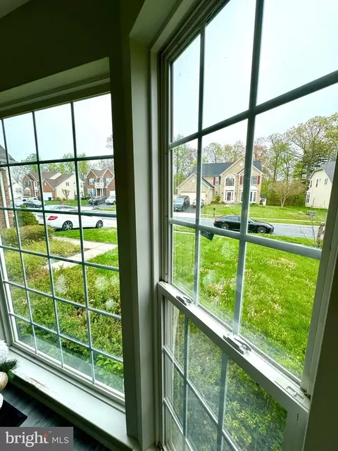 Living - 308 Loganwood Ct, Joppa, MD 21085 photo 4 of 5