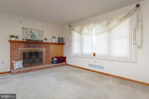 Living - 2403 Harford Rd, Fallston, MD 21047 photo 1 of 3
