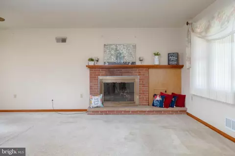 Living - 2403 Harford Rd, Fallston, MD 21047 photo 2 of 3