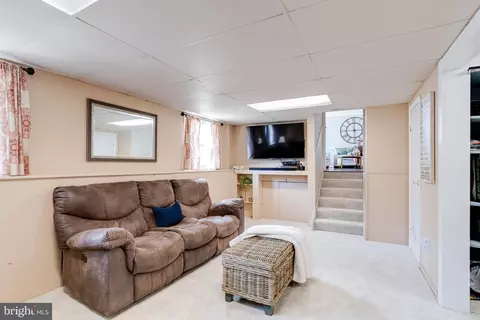 Living - 119 Boxthorn Rd, Abingdon, MD 21009 photo 11 of 11