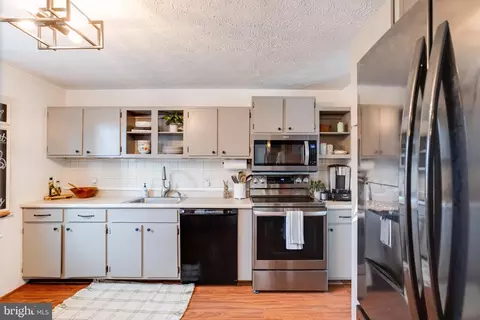 Kitchen - 119 Boxthorn Rd, Abingdon, MD 21009 photo 3 of 4