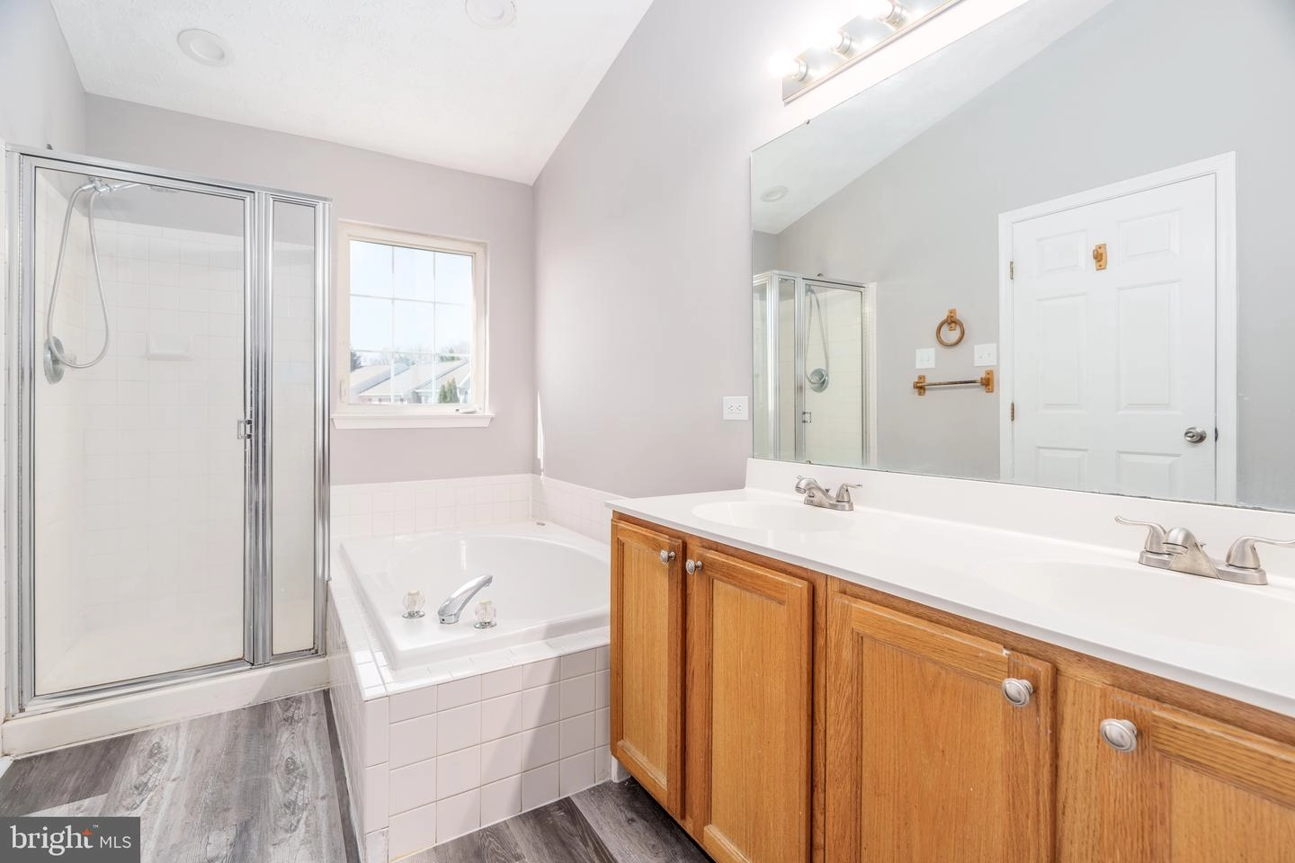Bath - 604 Winesap Ct, Joppa, MD 21085 photo 1 of 4