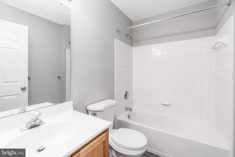 Bath - 604 Winesap Ct, Joppa, MD 21085 photo 3 of 4