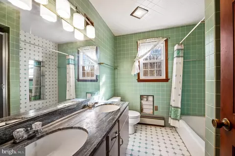 Bath - 1921 Oakmont Rd, Fallston, MD 21047 photo 2 of 2