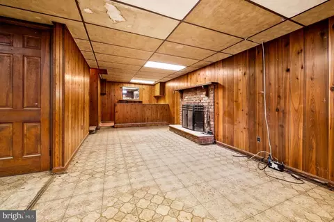 Living - 1921 Oakmont Rd, Fallston, MD 21047 photo 2 of 2