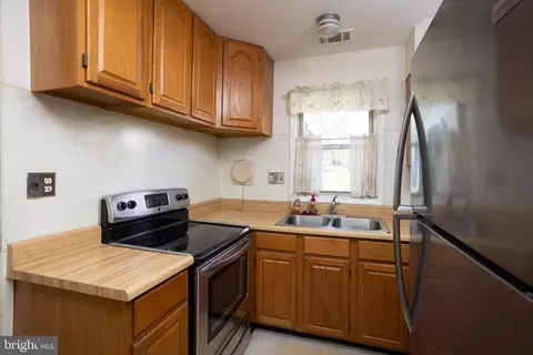 Kitchen - 1034 Erwin Dr, Joppa, MD 21085 photo 1 of 3