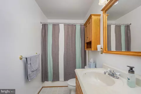 Bath - 3708 Denton Ct, Abingdon, MD 21009 photo 3 of 4