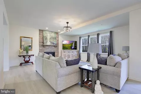 Living - 637 Trimble Rd, Joppa, MD 21085 photo 1 of 2