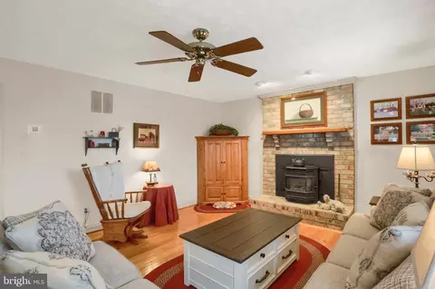 Living - 311 Boeing Ct, Abingdon, MD 21009 photo 5 of 9