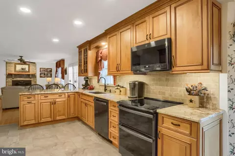Kitchen - 311 Boeing Ct, Abingdon, MD 21009 photo 4 of 5
