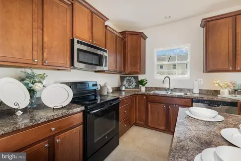Kitchen - 166 Joppa Farm Rd, Joppa, MD 21085 photo 5 of 5