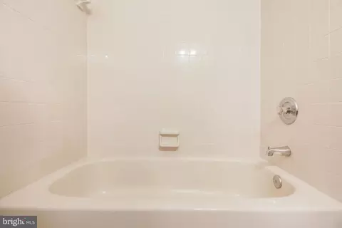 Bath - 901 L Woodbridge Ct #901 L, Edgewood, MD 21040 photo 2 of 4